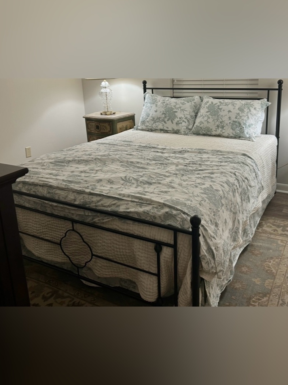 Ballard Designs Jardin Toile Full/Queen Duvet cover, 2 standard shams, bedskirt
